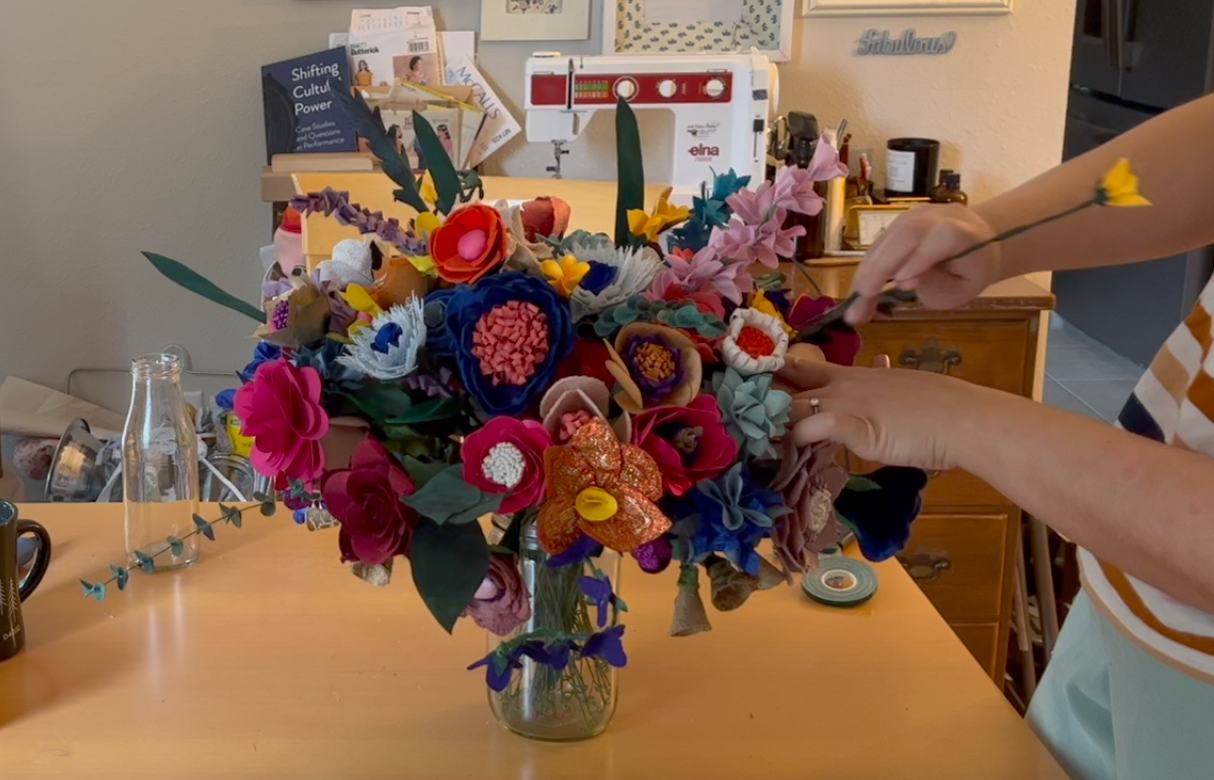Arranging the bouquet in a jar